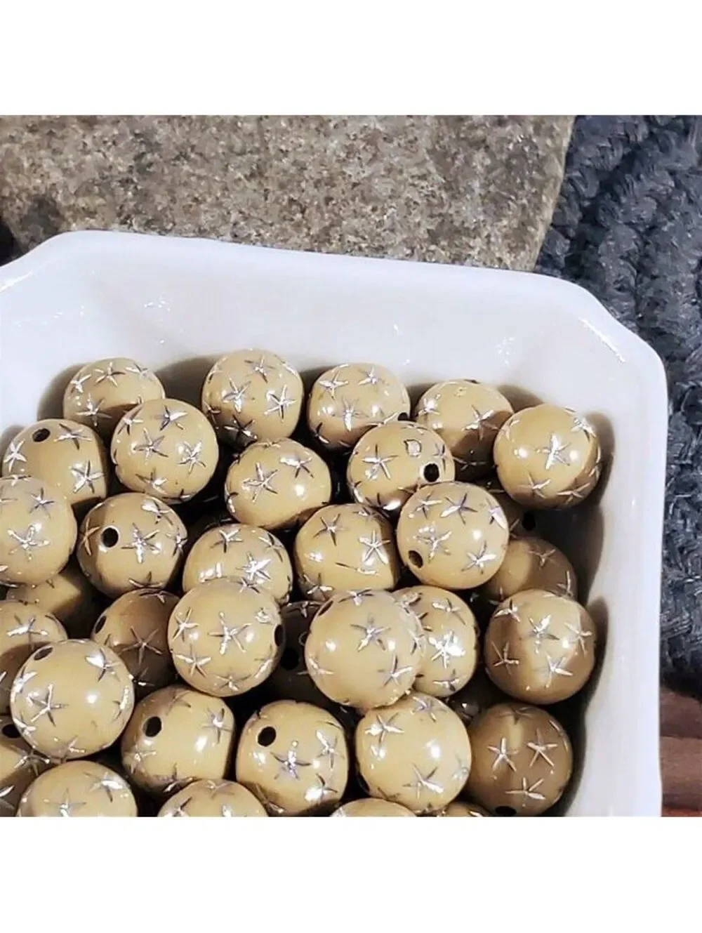 10 Vintage Retro Beige Tan Silver Stars 12mm Round Acrylic Shabby Chic Beads